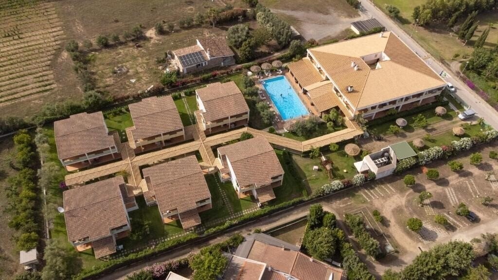 Отель iH Hotels Villasimius Le Zagare Resort (ex. Club Le Zagare) 4*