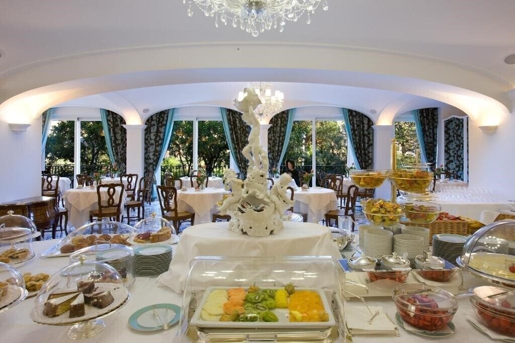 Картинка La Favorita Grand Hotel 5*