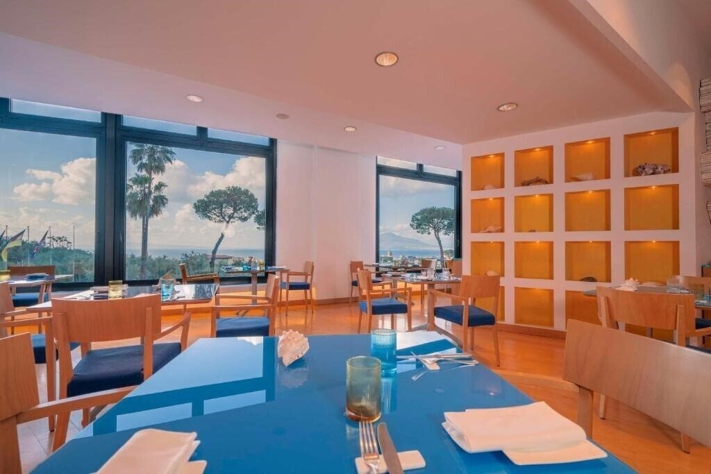 Zdjęcie Hilton Sorrento Palace 4*