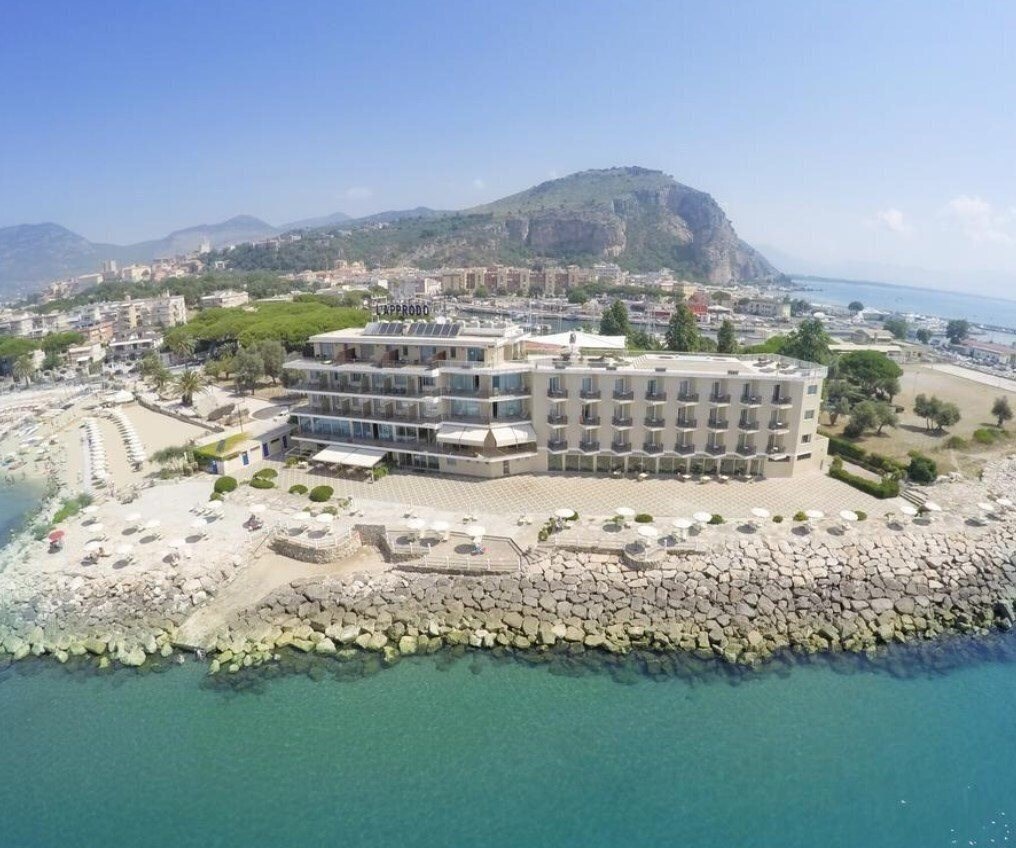 Hotel Hotel Lapprodo, Bb (Террачина) 4*