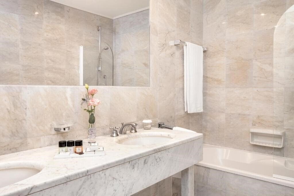 Zdjęcie Hotel Sina Astor 4*