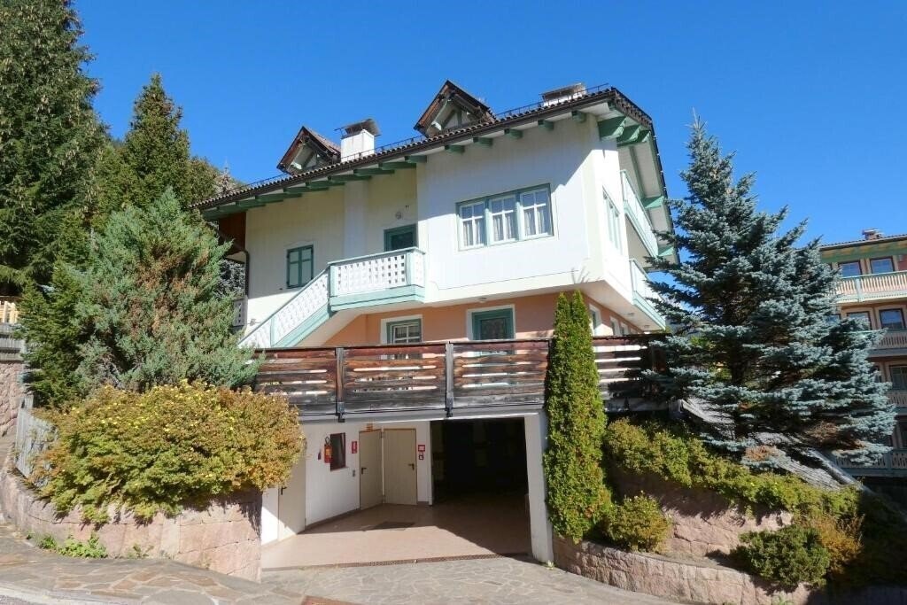 Отель Residence Ciasa Mesdi 3*