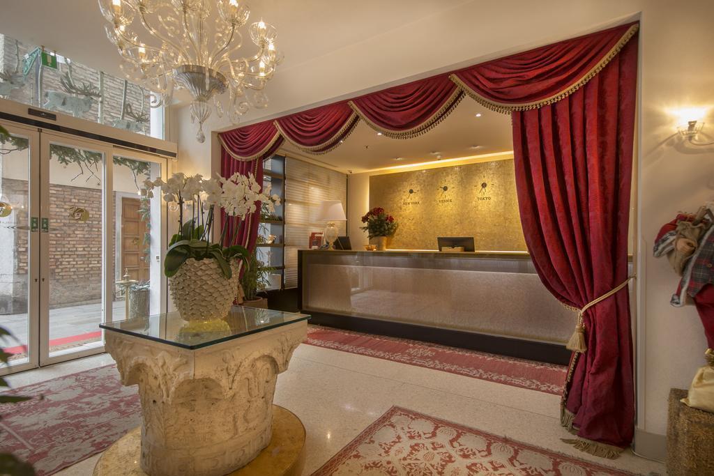 Hotel A La Commedia 4*