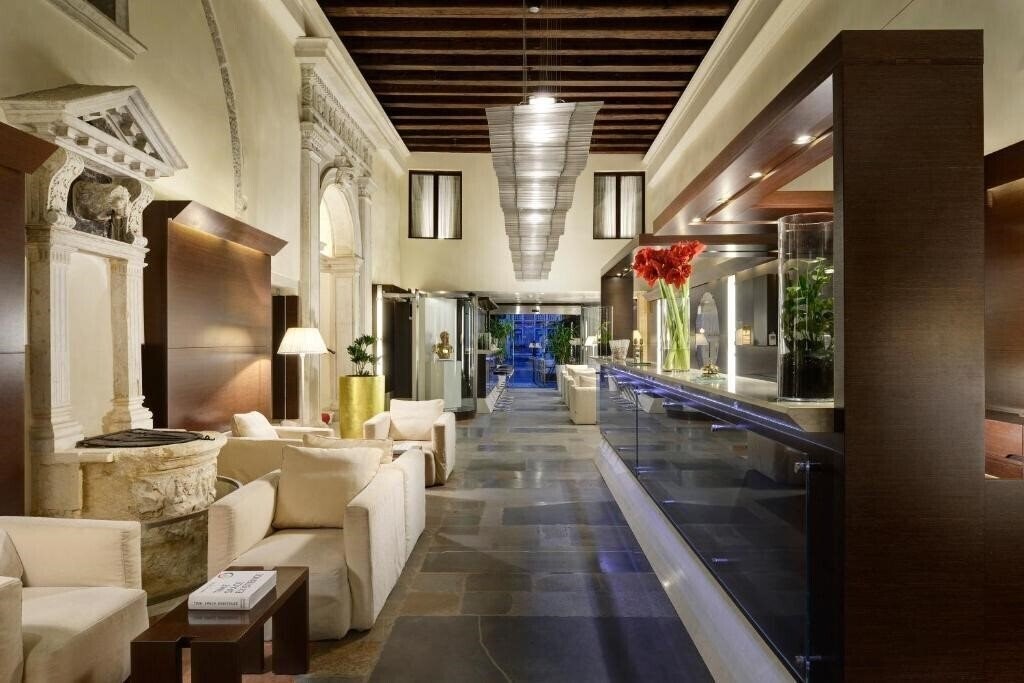 Hotel Palazzo Giovanelli & Gran Canal 4*