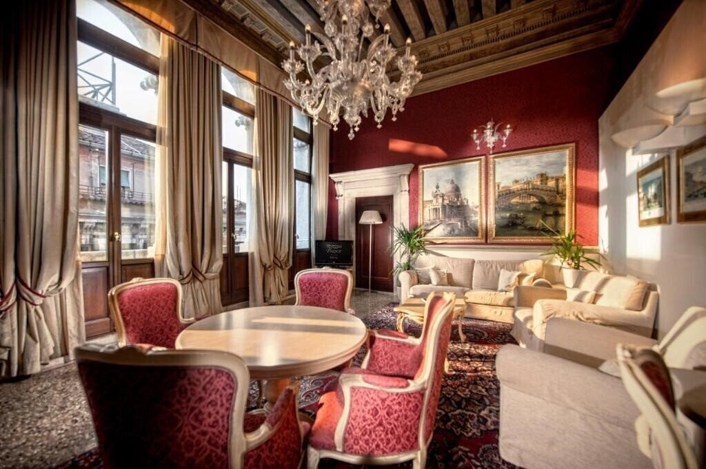 Фото Ruzzini Palace 4*