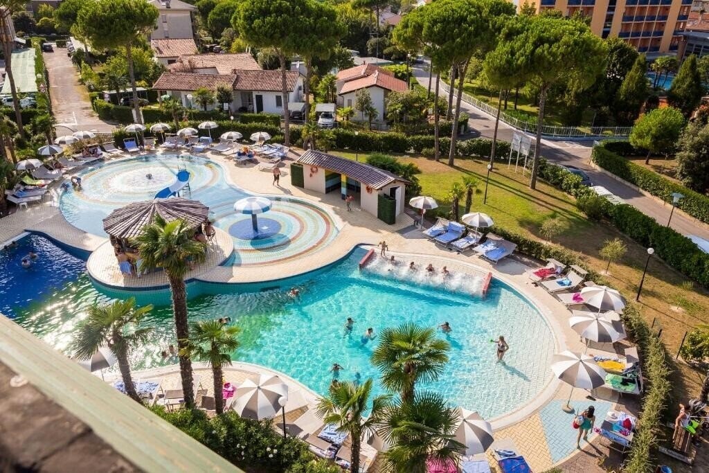 Готель Mediterranee Family & SPA Hotel 4*