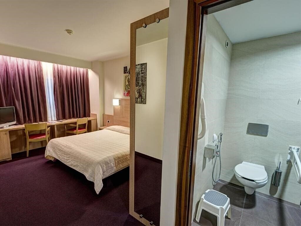 Zdjęcie Capital Hotel 4*