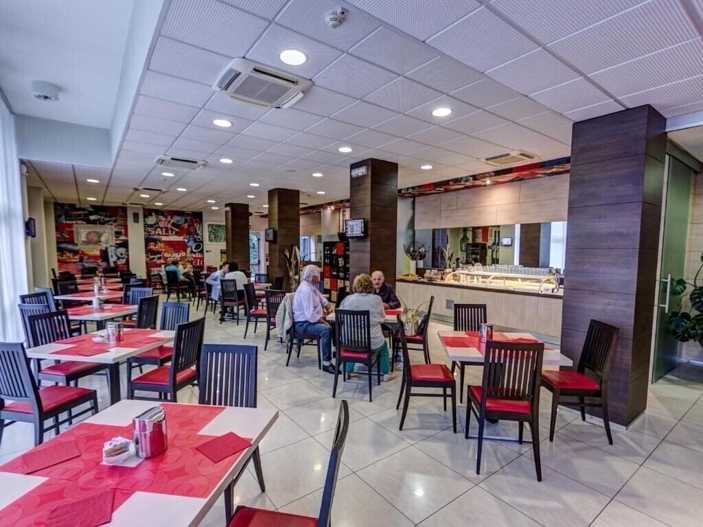 Obraz Capital Hotel 4*