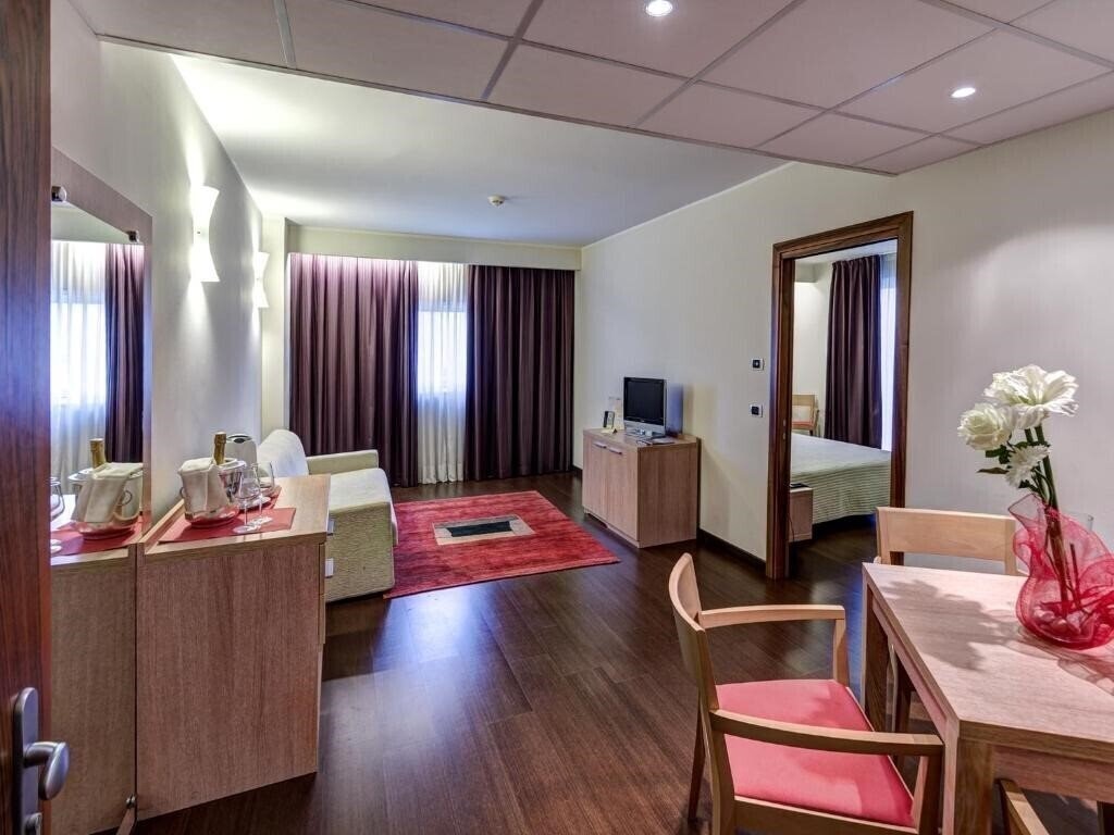 Zdjęcie Capital Hotel 4*
