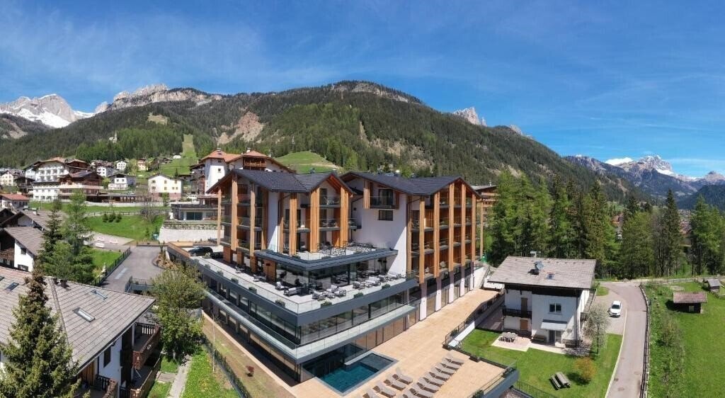 Zdjęcie Ciampedie Luxury Alpine Spa 5*