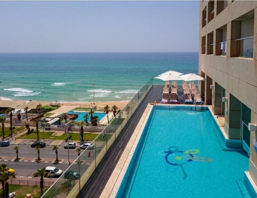 Готель Leonardo Suite Tel Aviv Bat Yam (ex. Mercure Suites Bat Yam) 4*