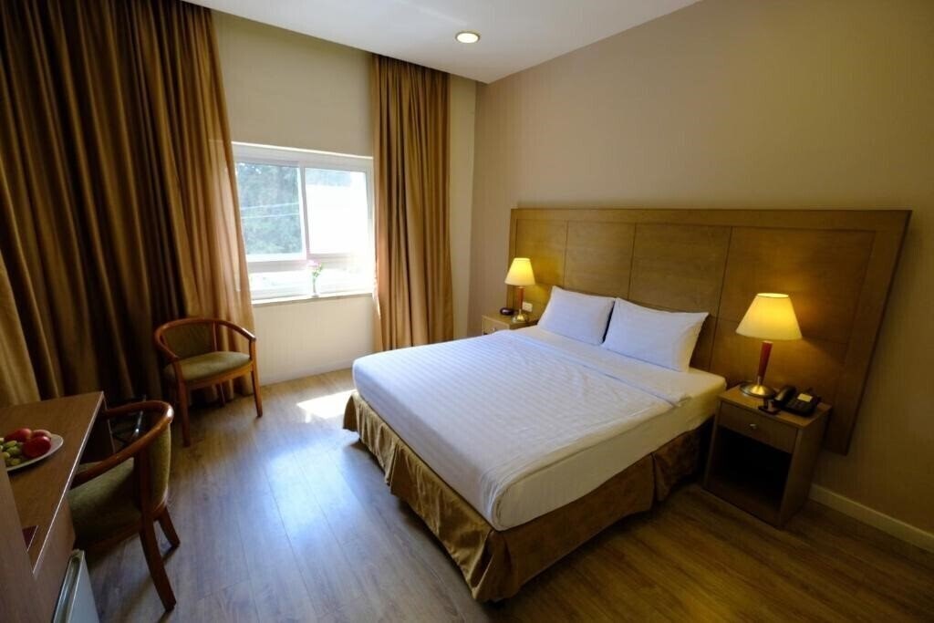 Фотографія Ritz Hotel 4*