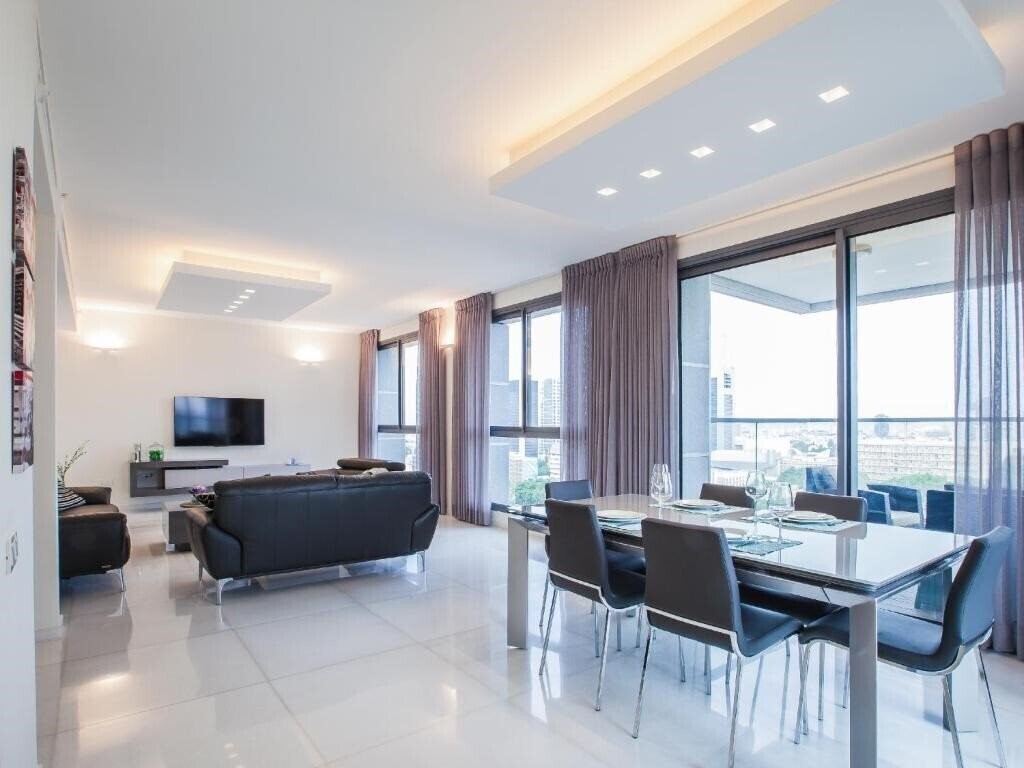 Готель Tel Aviv Home 4*