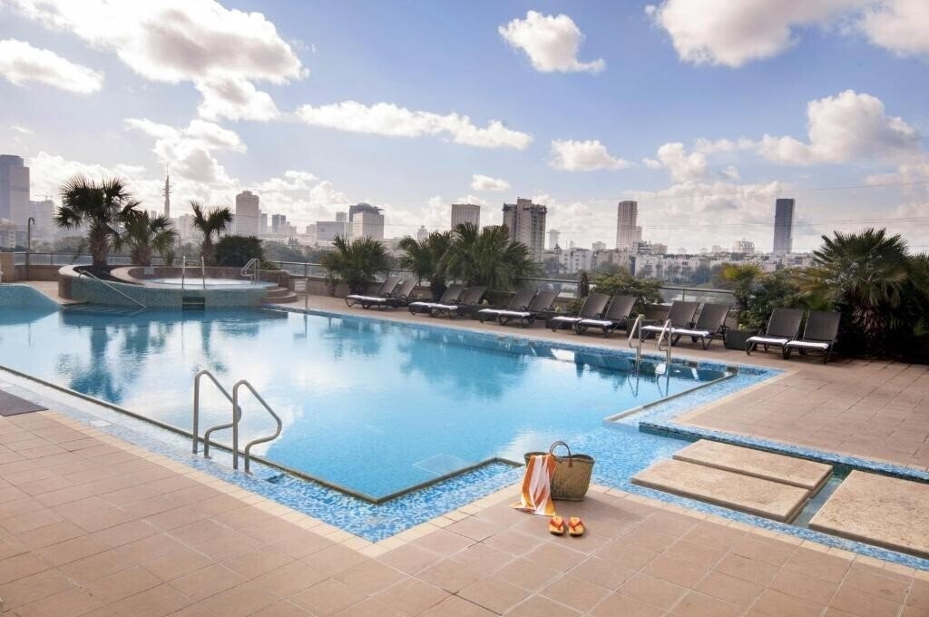 Отель Leonardo City Towerl Tel Aviv 5*