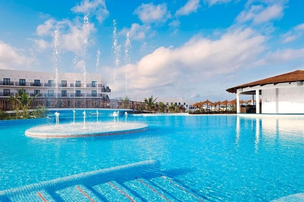 Hotel Melia Dunas Beach Resort 5*