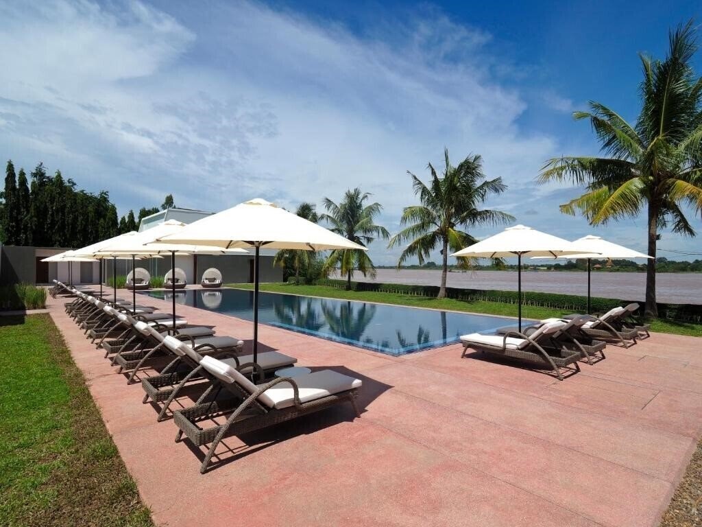 Готель The Bale Phnom Pehn 5*