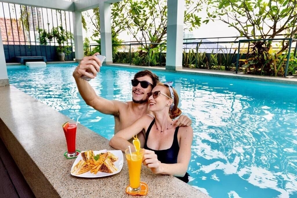 Готель Indra Hotel 4*