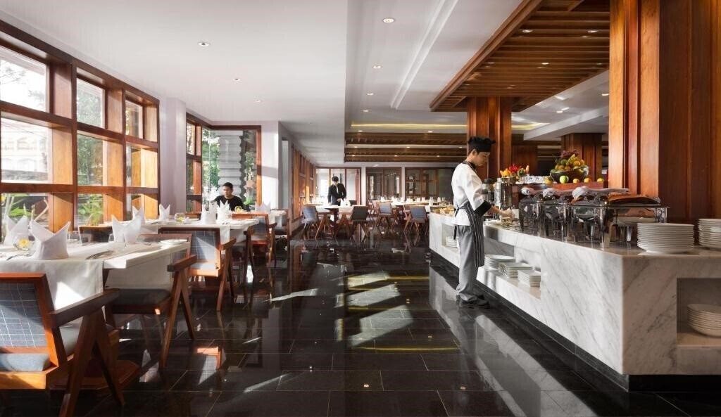 Zdjęcie J7 Angkor 5*