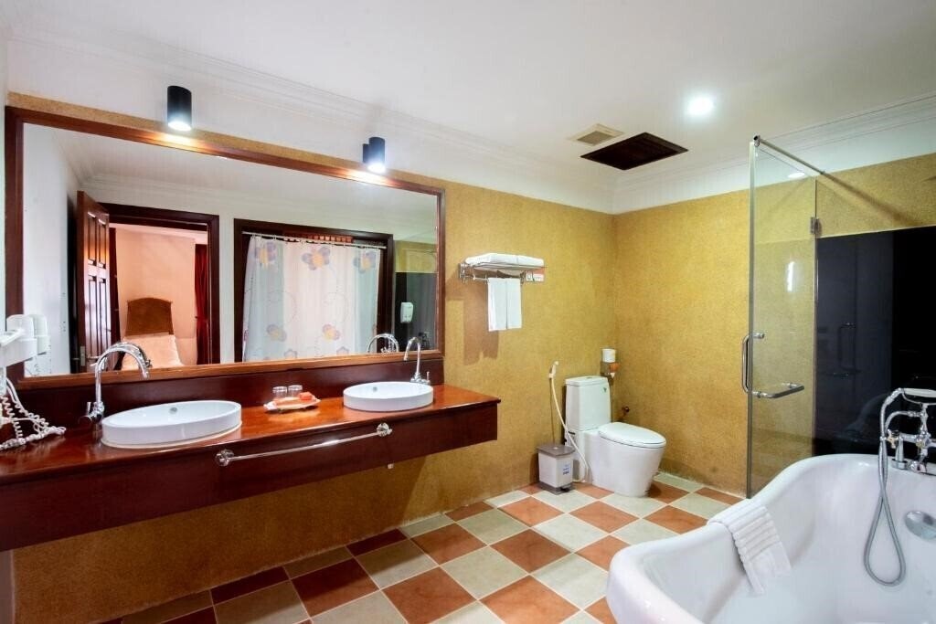 Obraz The Suite By Royal Crown Hotel 3*
