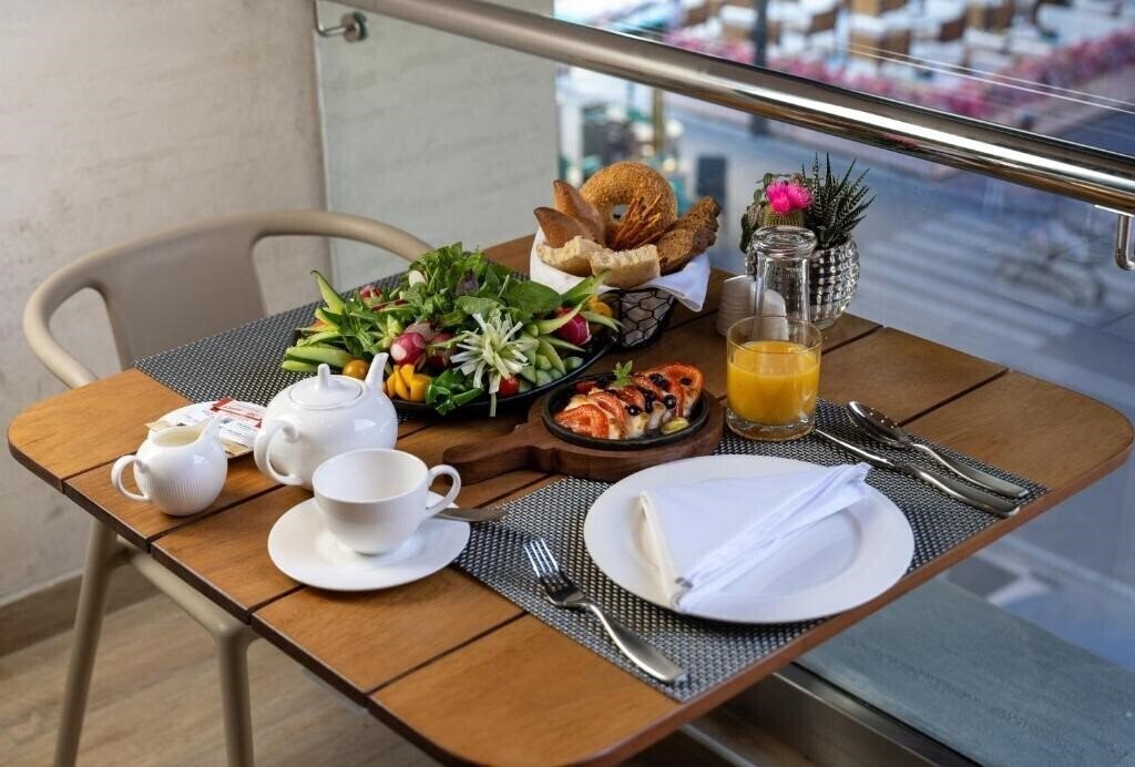 Zdjęcie West Walk Retaj Hotel 4*