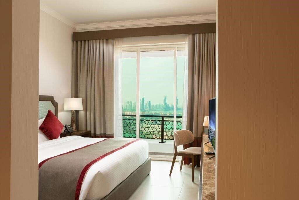 Hotel Retaj Baywalk Residence 4*