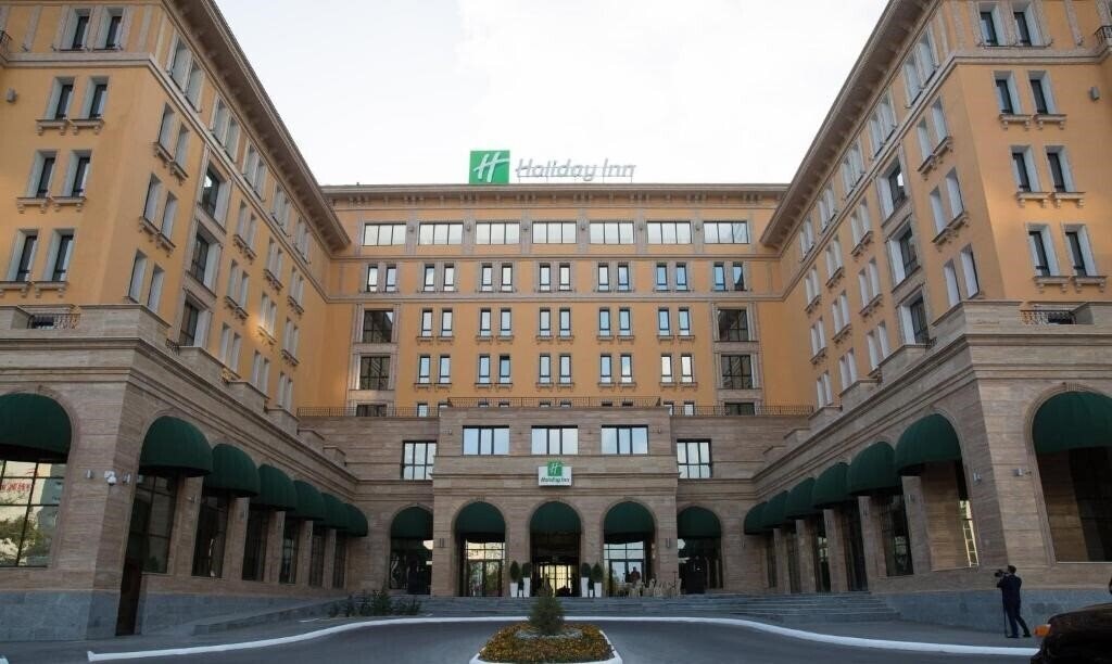 Hotel Holiday Inn Aktau 4*
