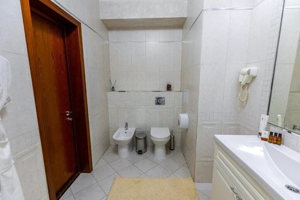 Фотографія Plaza Almaty 4*