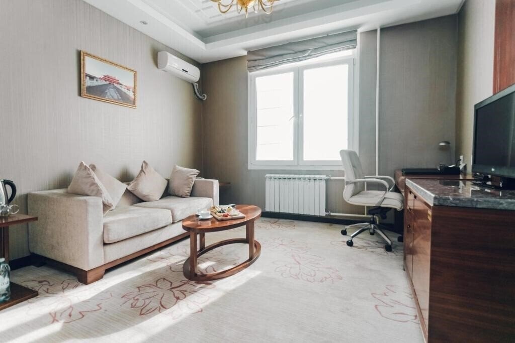 Готель Soluxe Hotel Almaty 4*