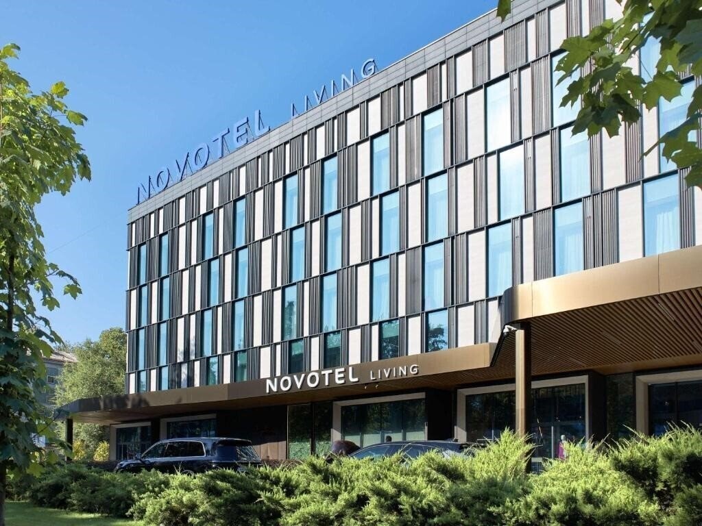 Hotel Novotel Living Almaty Jetisu 4*