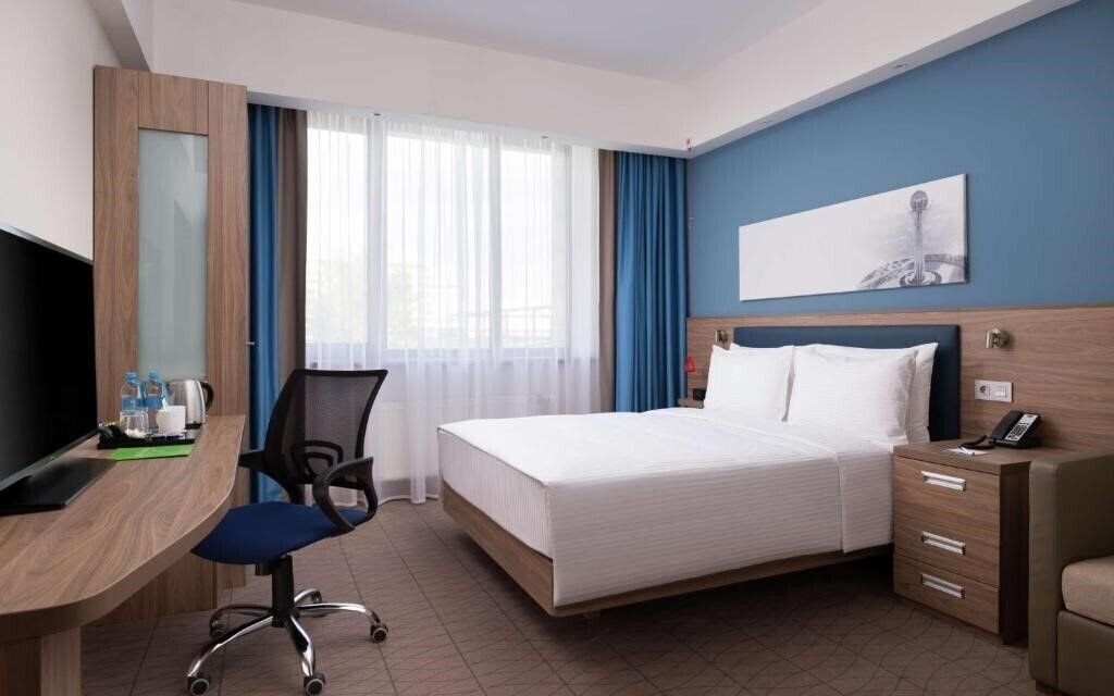 Готель Hampton By Hilton Astana Triumphal Arch 3*