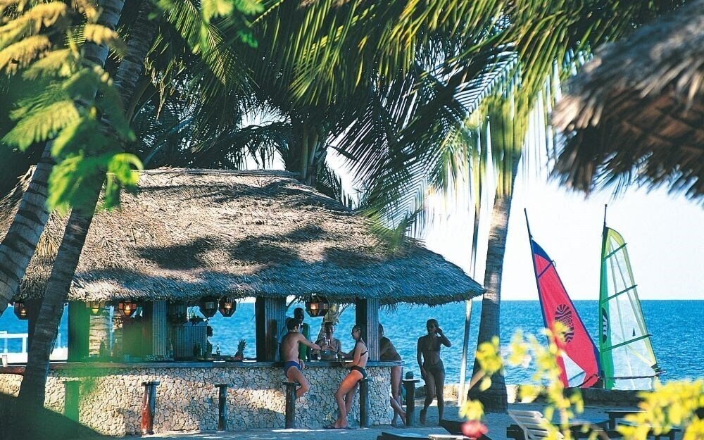 Фотография Sandies Tropical Village 4*