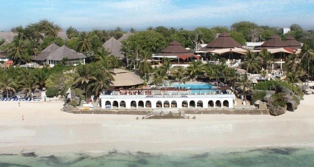 Готель Leopard Beach Resort 5*