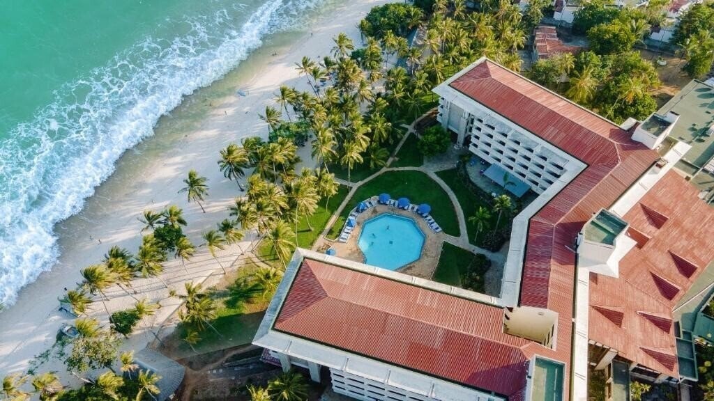 Hotel Continental Beach Resort 4*