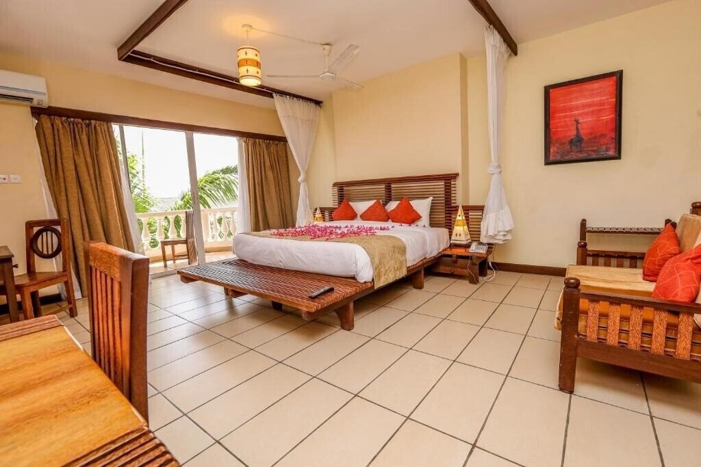 Изображение City Blue Creekside Hotel & Suites 4*