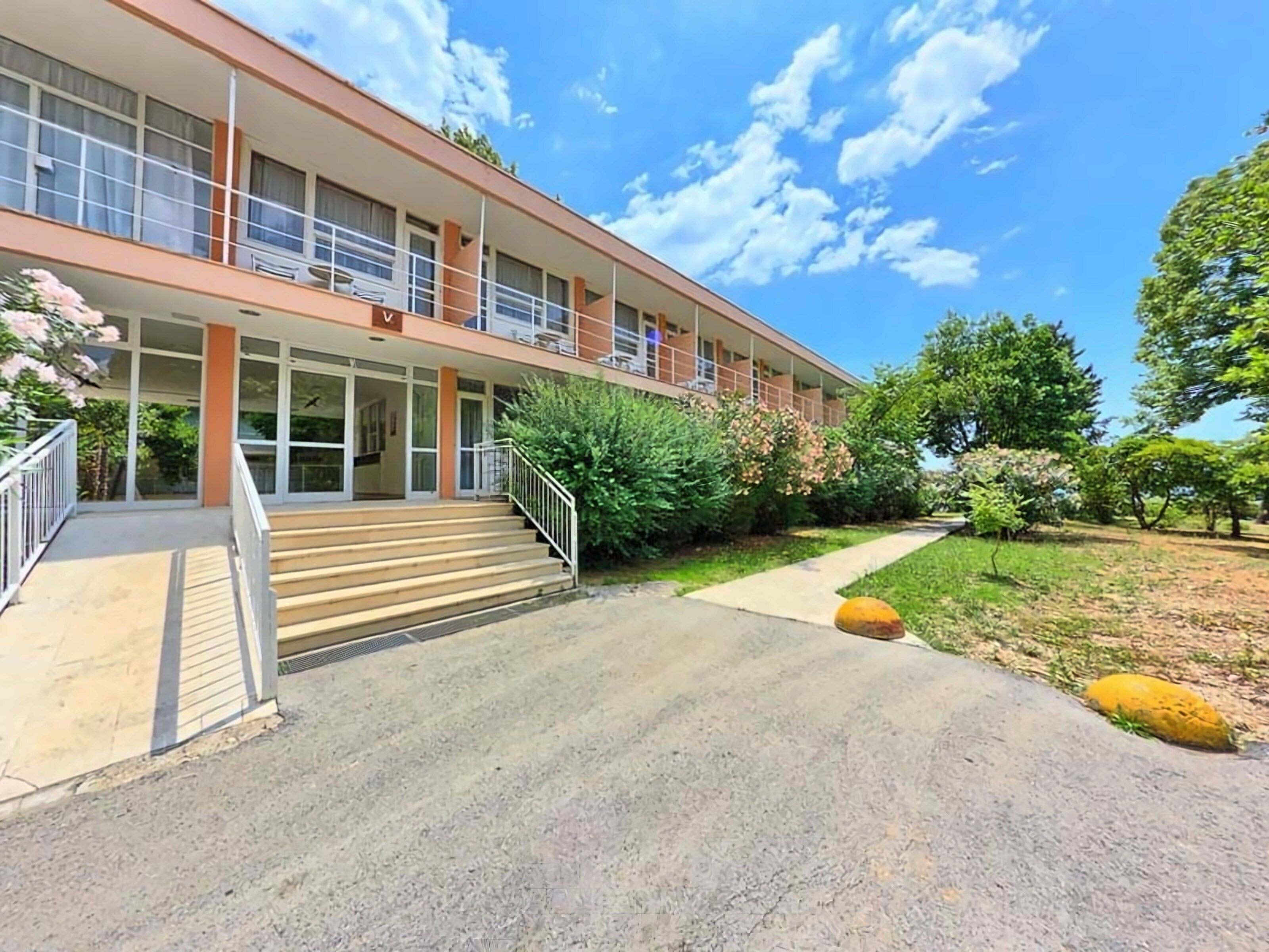 Фото Hotel Resnik 2*