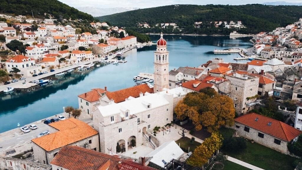 Готель Puteus Palace Haritage Hotel 5*