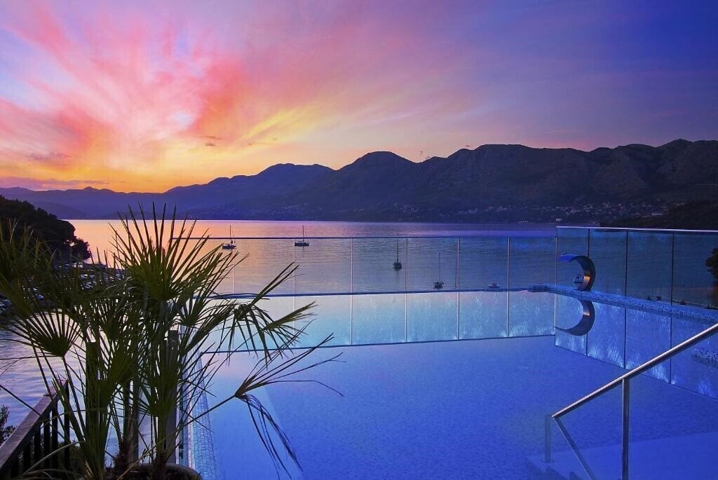 Готель Cavtat 3*