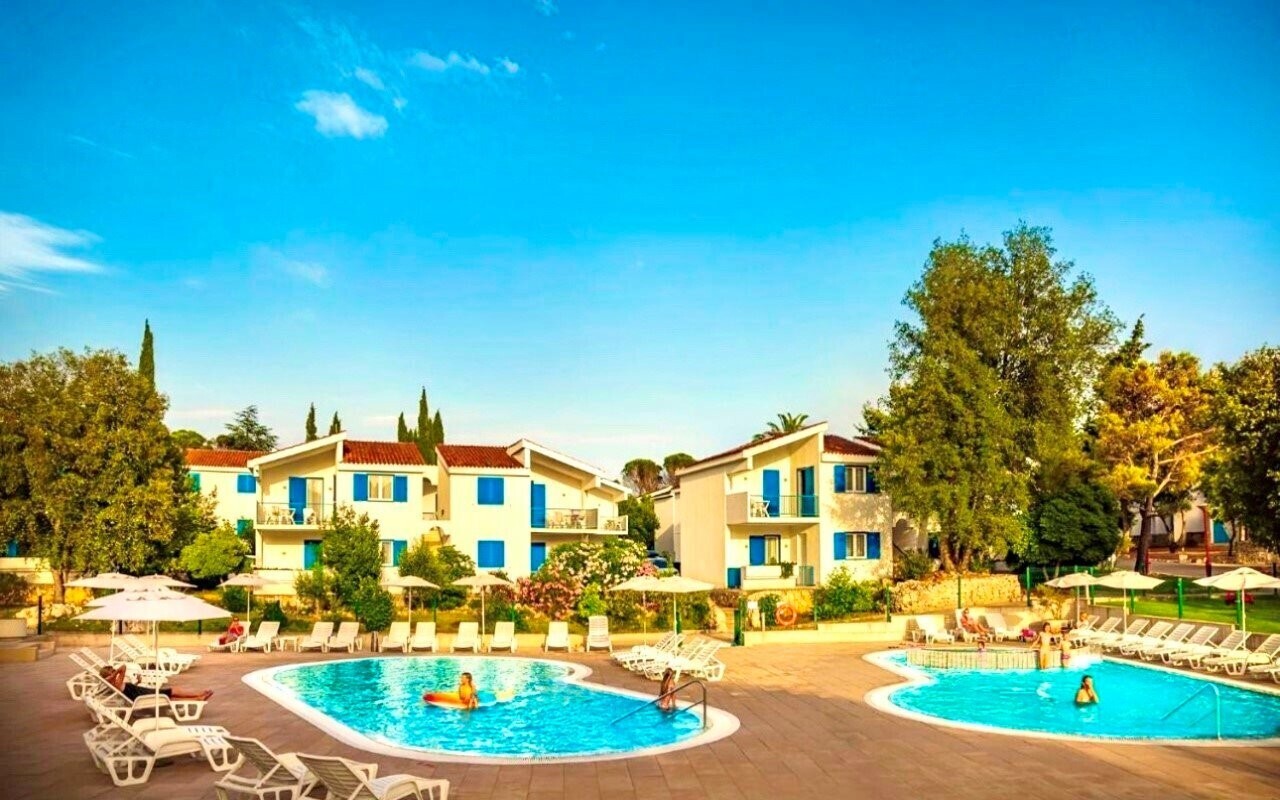 Готель Port 9 Island Resort 4*