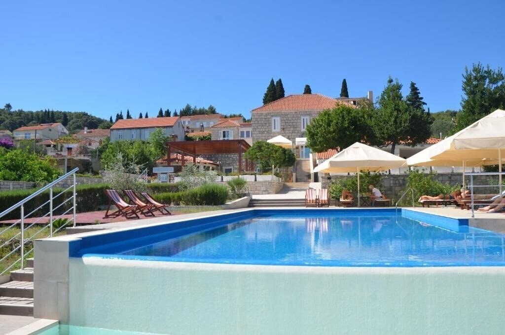 Zdjęcie Borik Lumbarda 3*