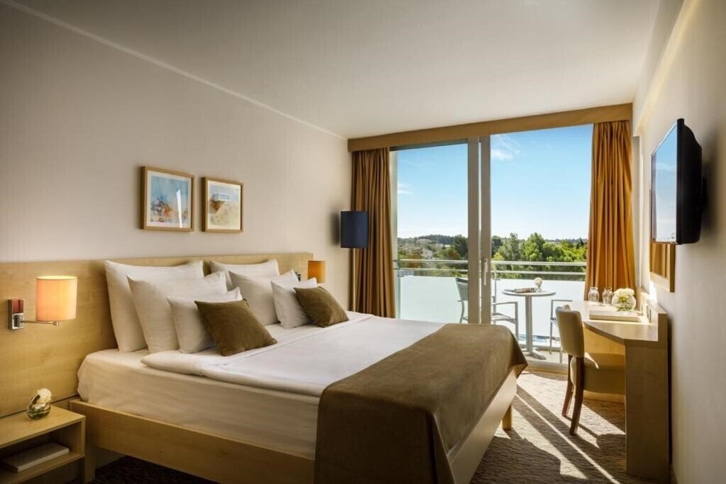 Готель Zagreb 2*