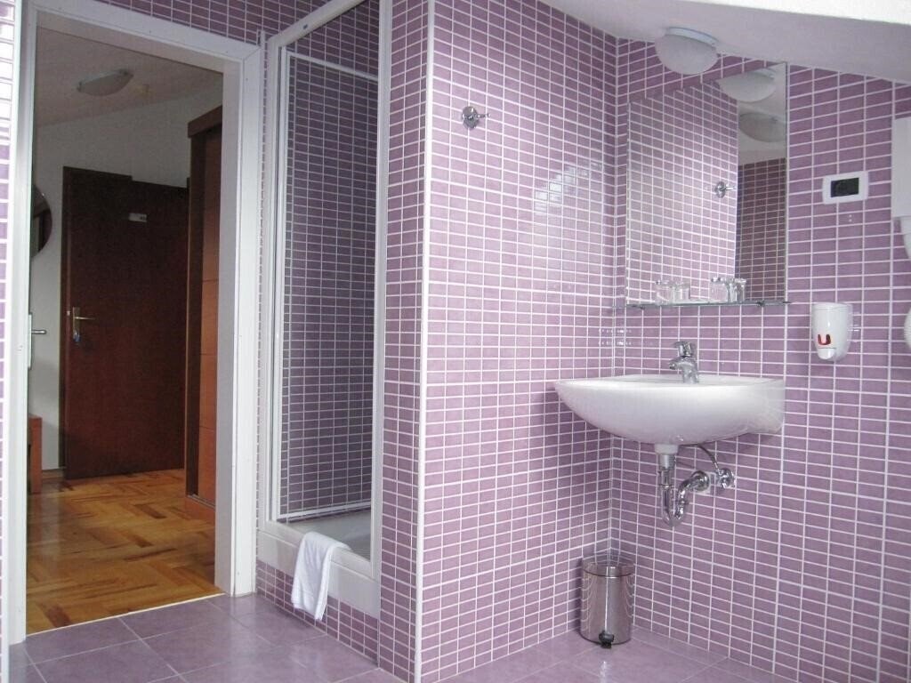 Фото Park Hotel Lovran 4*