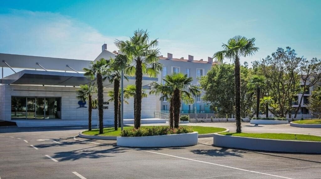 Готель Park Plaza Belvedere 4*
