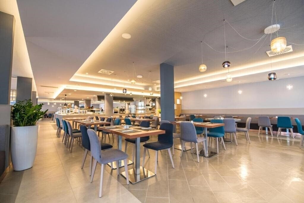 Фотографія Arena Hotel Holiday 3*