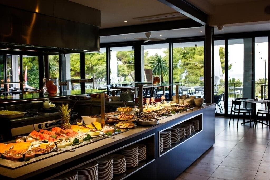 Изображение Waterman Resort Supetar 4*