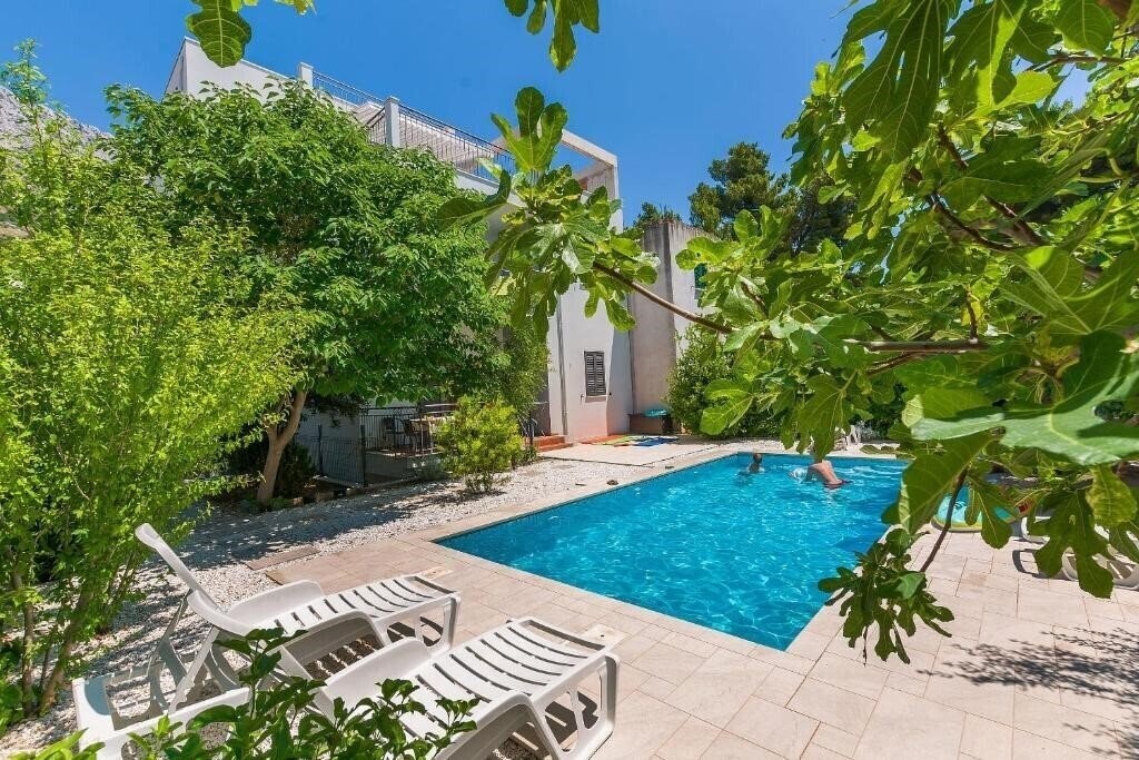 Hotel App Ljiljana 3*