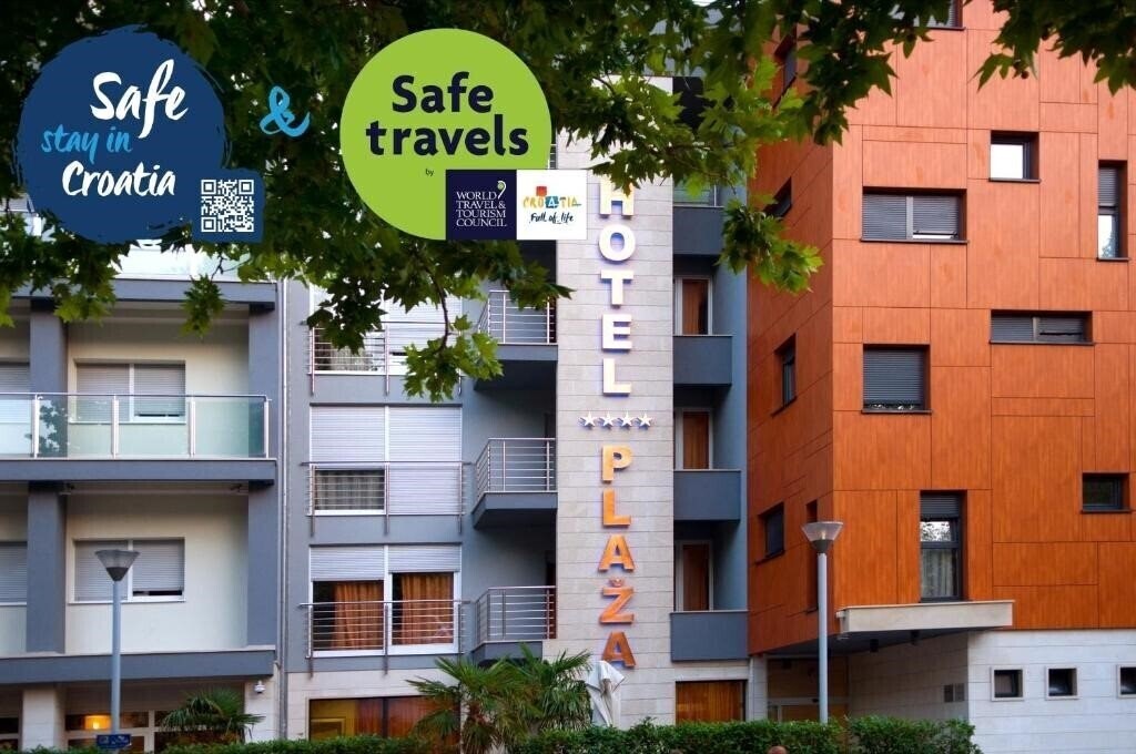 Готель Plaza (Omis) 4*