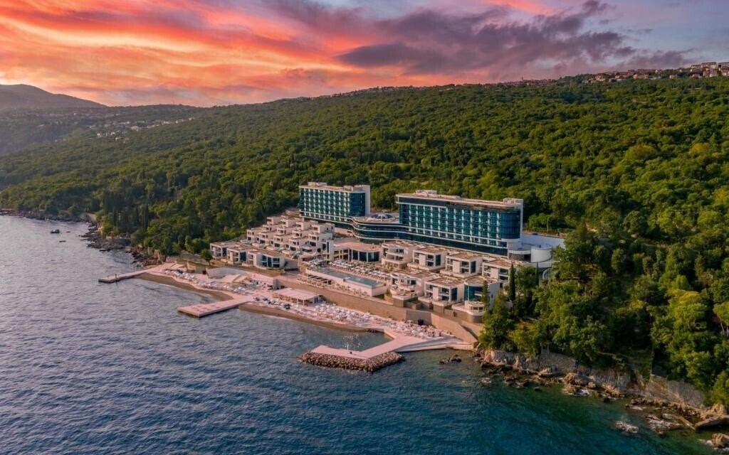 Готель Hilton Rijeka Costabella Beach Resort & SPA 5*