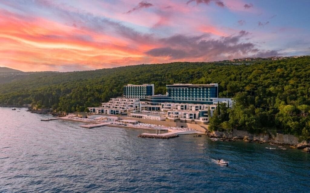 Готель Hilton Rijeka Costabella Beach Resort & SPA 5*