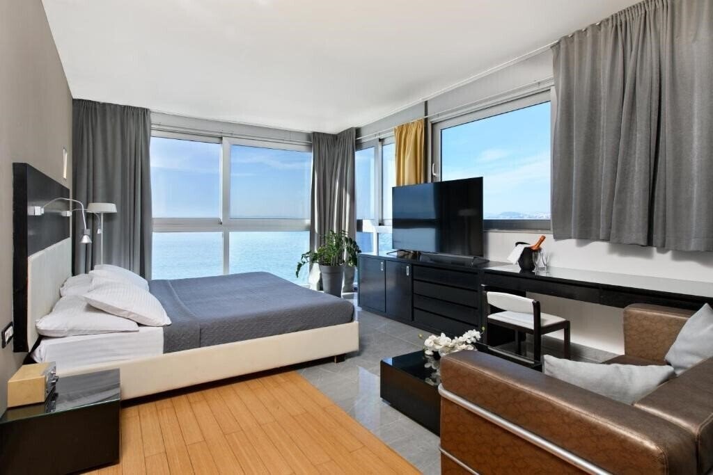 Фото San Antonio 4*