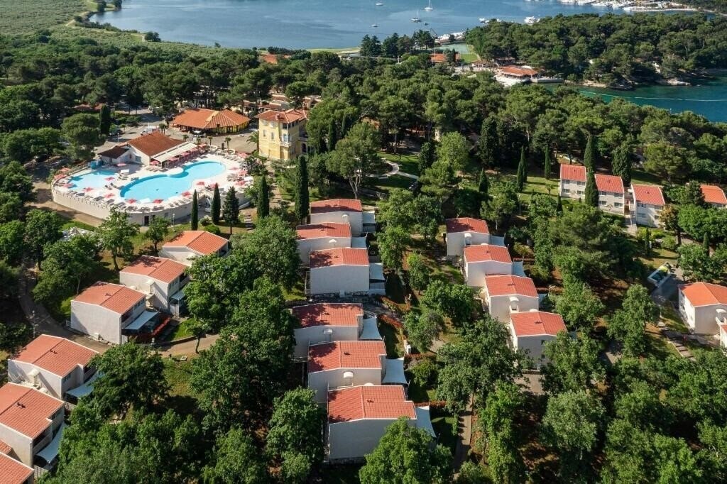 Hotel Apartments Bellevue Plava Laguna 4*